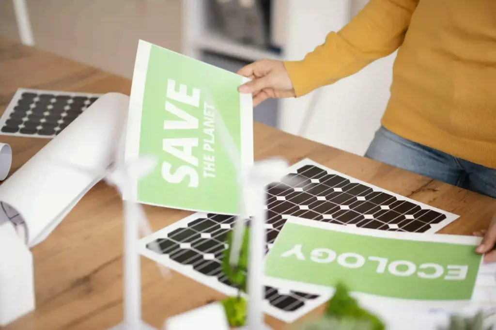 Smart Feed-in Tariffs