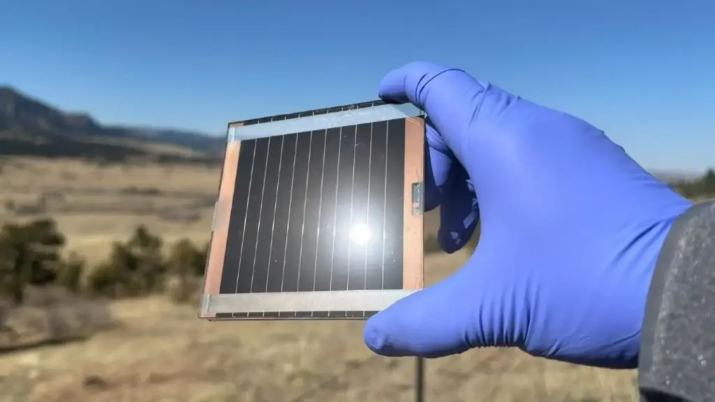 Perovskite solar cells
