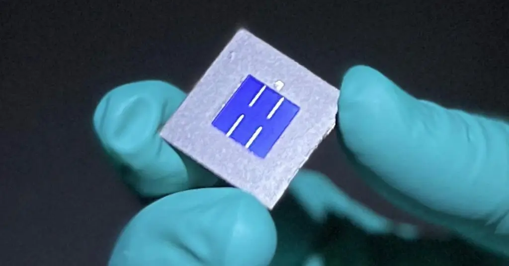 Perovskite-Silicon Tandem Cells For Solar